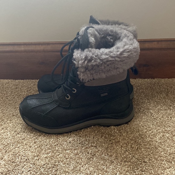 Ugg Adironack Boot - Picture 2 of 5